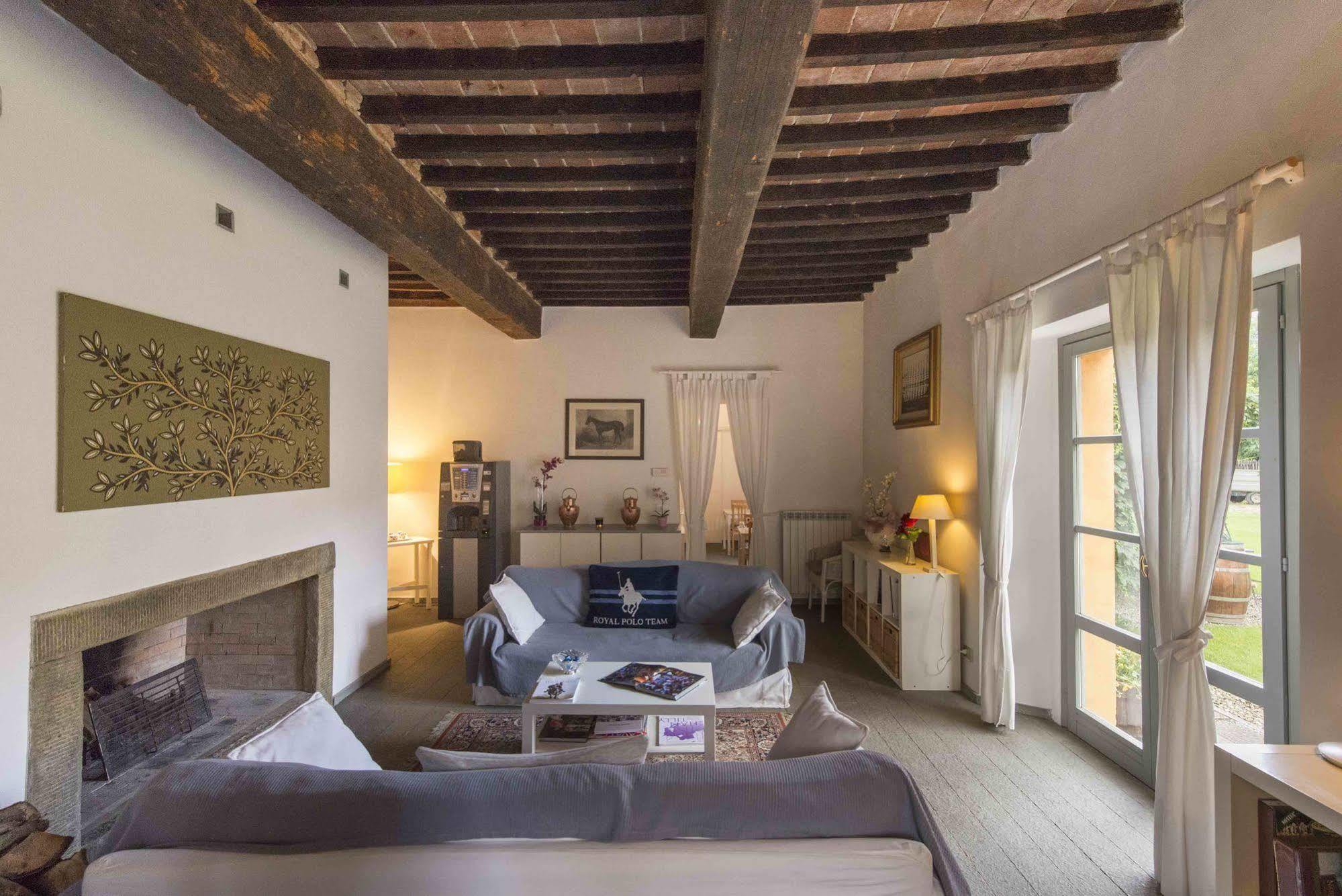 La Scuderia Casa Vacanze Guest House Arezzo Exterior foto